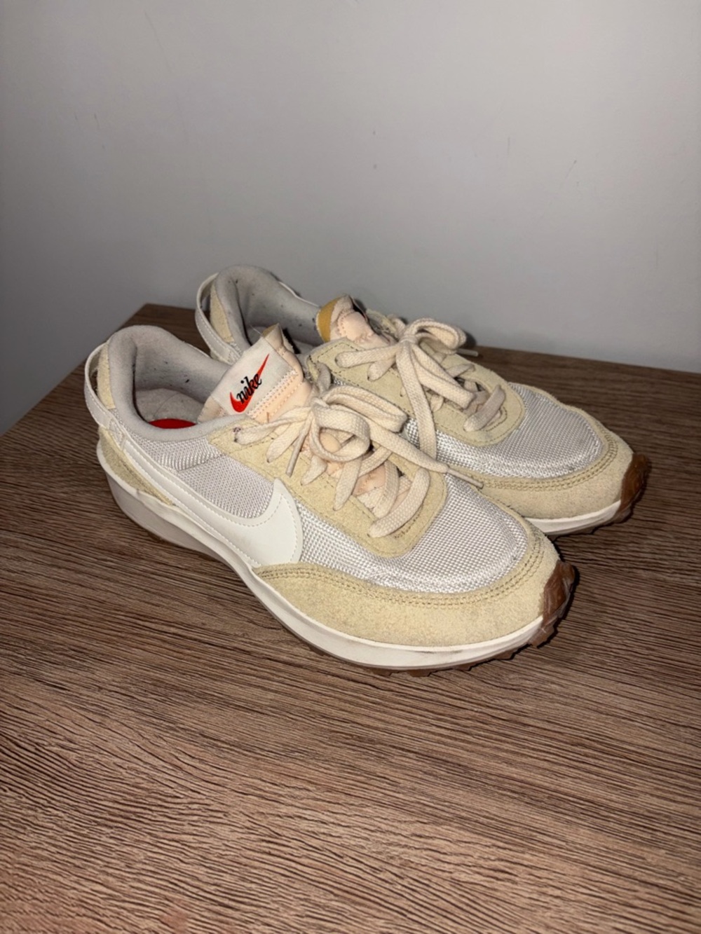 Nike Cream & White Low-Top Sneakers